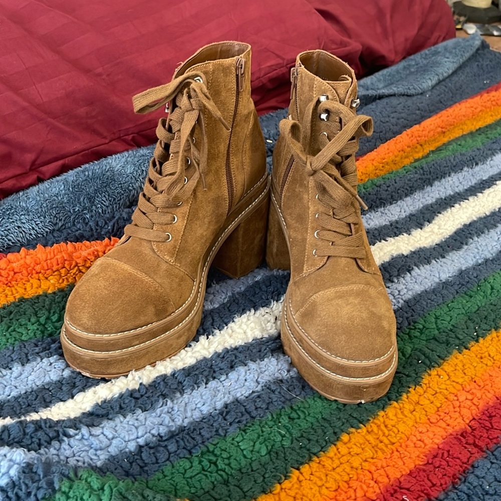 Steve Madden Style Ember size 9 1/2